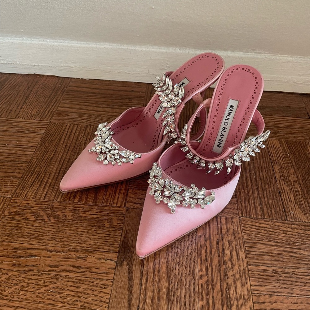 Manolo blahnik lurum 90 crystal embellished satin mules heels
